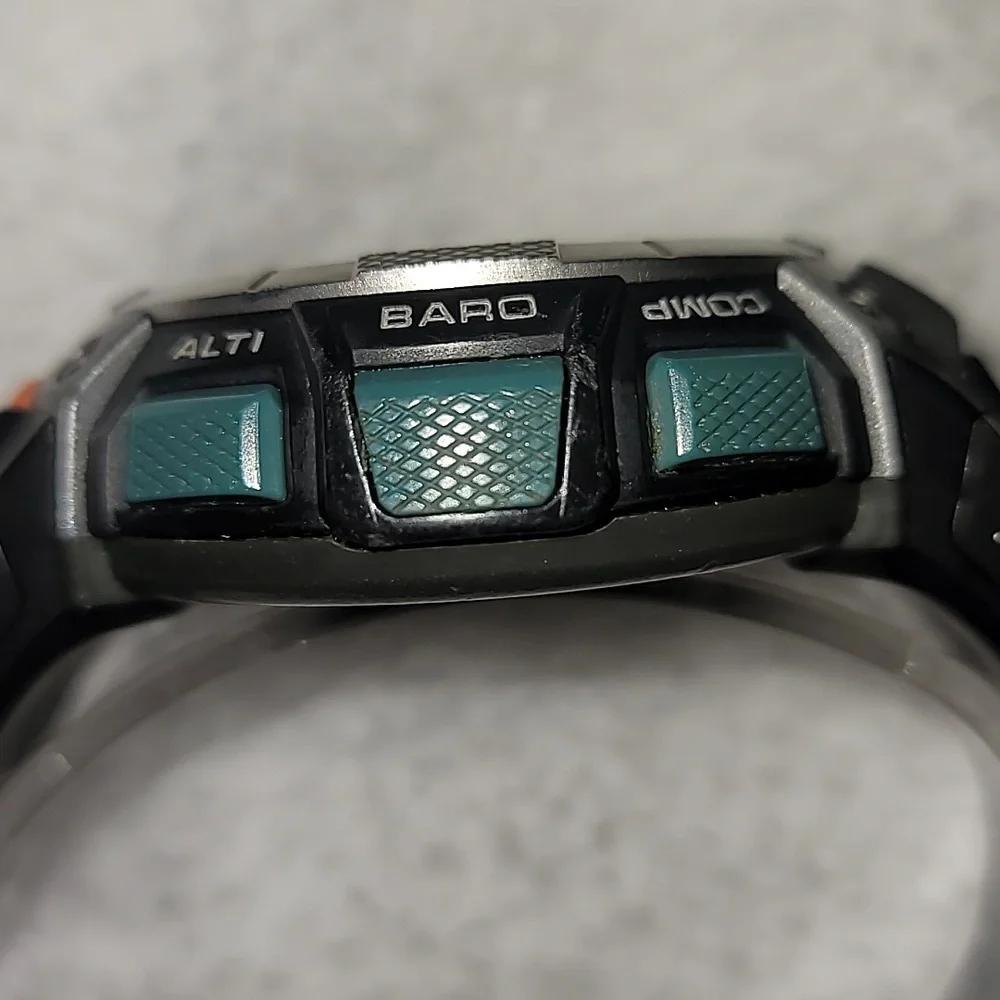 Casio Pathfinder PAG-80 Altimeter Barometer Thermometer Men's Watch Need Battery